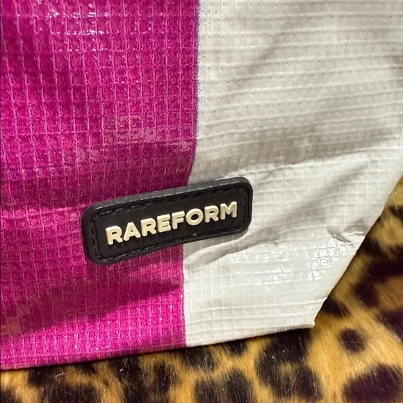 RAREFORM Stylish Pink and White Tote Bag. Made from recycled billboards. - Picture 7 of 8